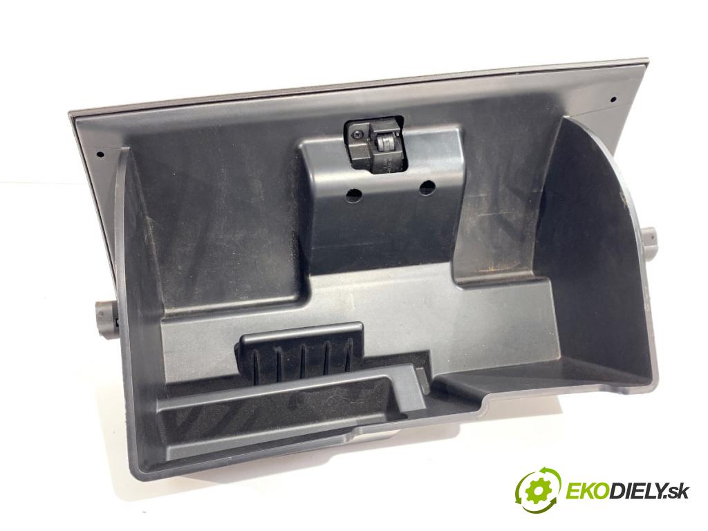 FORD USA MUSTANG V coupe 2014 227 kW 3.7 3726 Priehradka, kastlík spolujazdca 44ZG-2890 (Priehradka (kastlík))