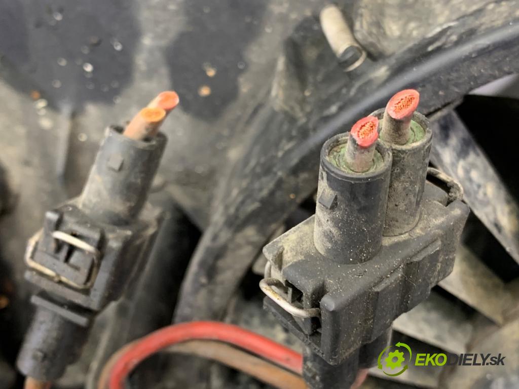 VW TRANSPORTER T4 Autobus 1994 57 kW 2.4 D 2370 ventilátor chladiče 701121207B (Ventilátor)