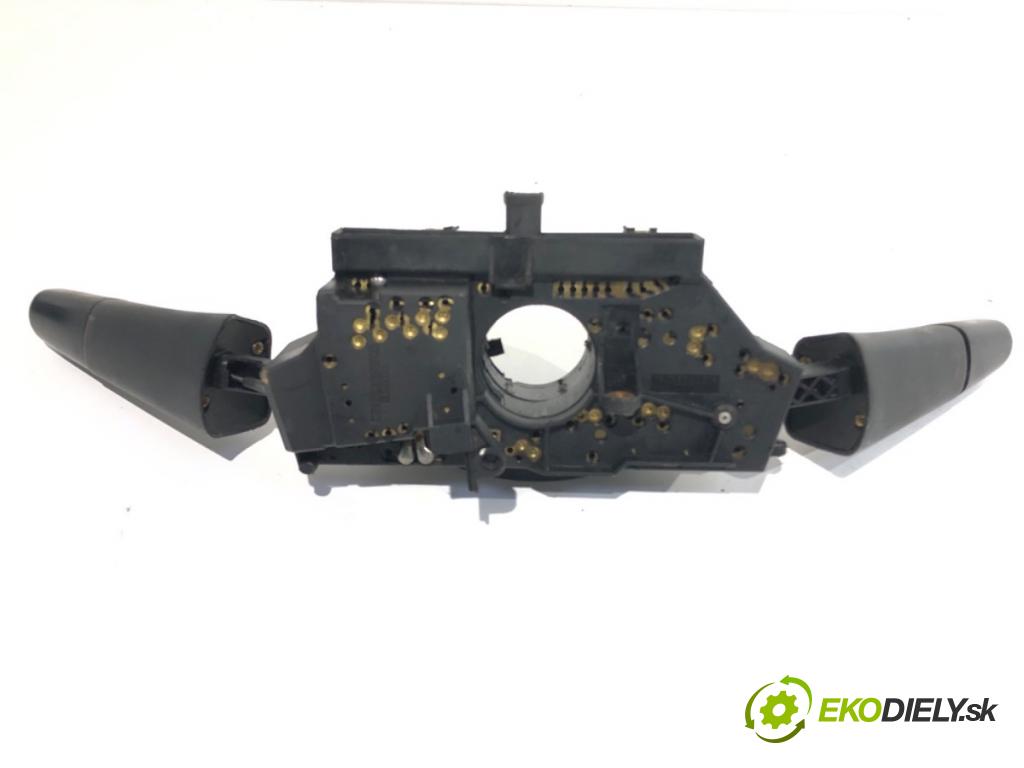 MERCEDES-BENZ W639 Skrzynia 1999 72 kW 110 D 2.3 (638.074, 638.078) 2299 Prepínač kombinovaný 0015404945 (Prepínacie páčky pod volantom)