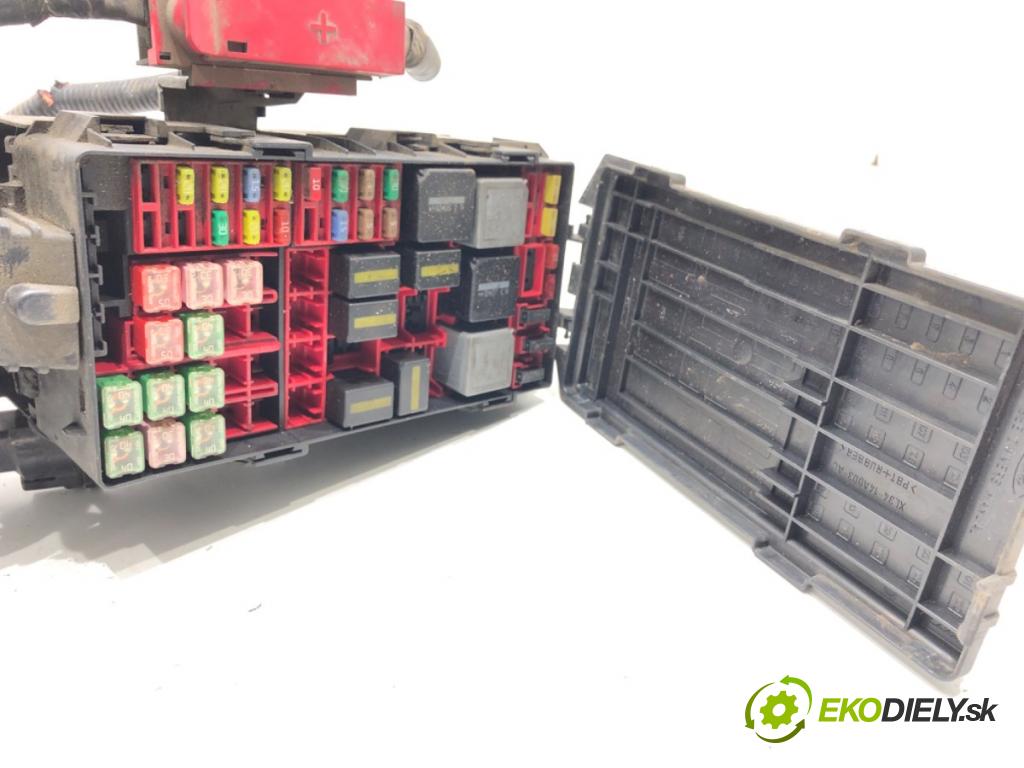 FORD TRANSIT IV Autobus 2002 74 kW 2.0 DI (F_E_, F_F_, F_G_) 1998 skříňka poistková  (Pojistková skříňka)