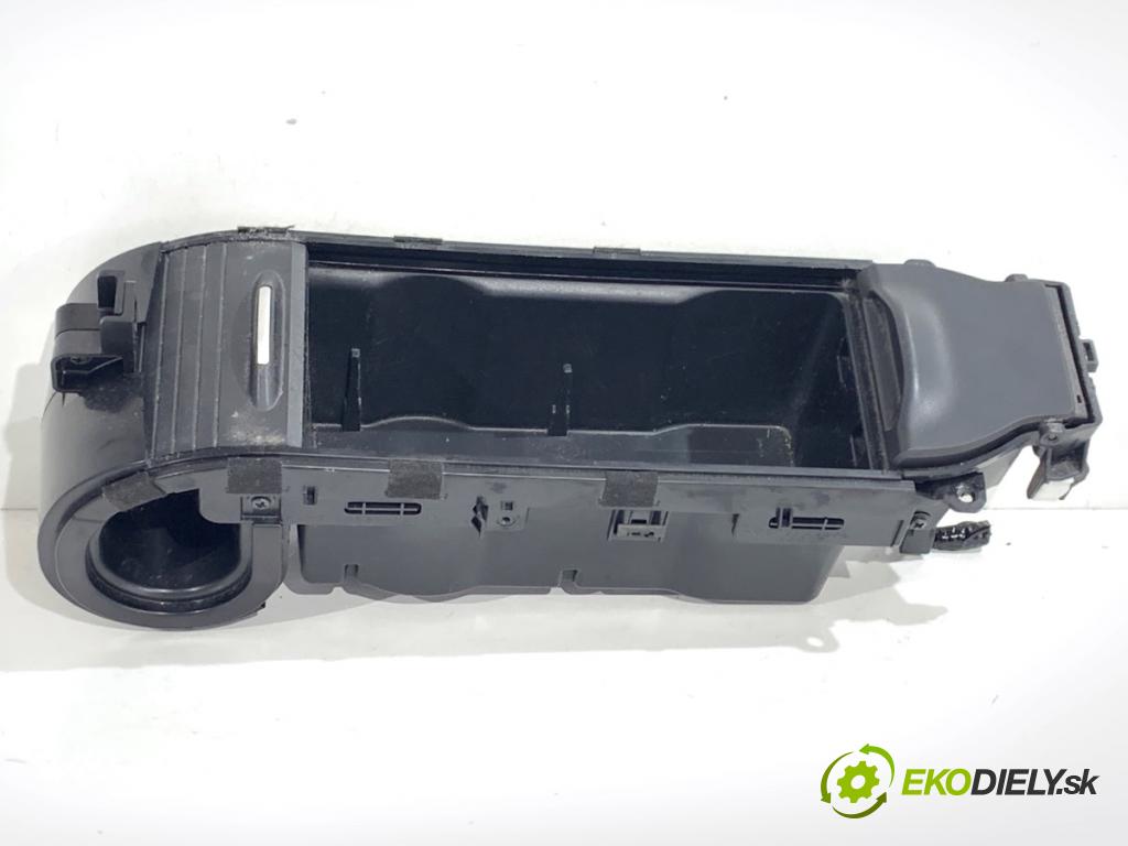 HONDA CIVIC IX liftback 2016 73 kW 1.4 i-VTEC (FK1) 1339 Držiak na nápoje 77230-TV1-E01 (Držiak (úchyt) na nápoje)