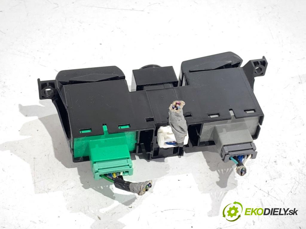 HONDA CIVIC IX liftback 2016 73 kW 1.4 i-VTEC (FK1) 1339 Prepínač ohrievania, vyhrievania sedačky M48871 (Prepínacie páčky pod volantom)