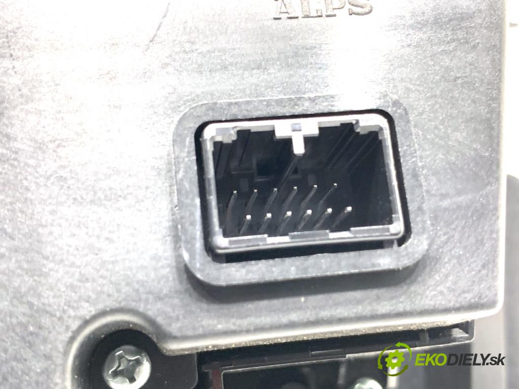 HONDA CIVIC IX liftback 2016 73 kW 1.4 i-VTEC (FK1) 1339 Panel ovládania kúrenia 79600TV0-F5 (Prepínacie páčky pod volantom)