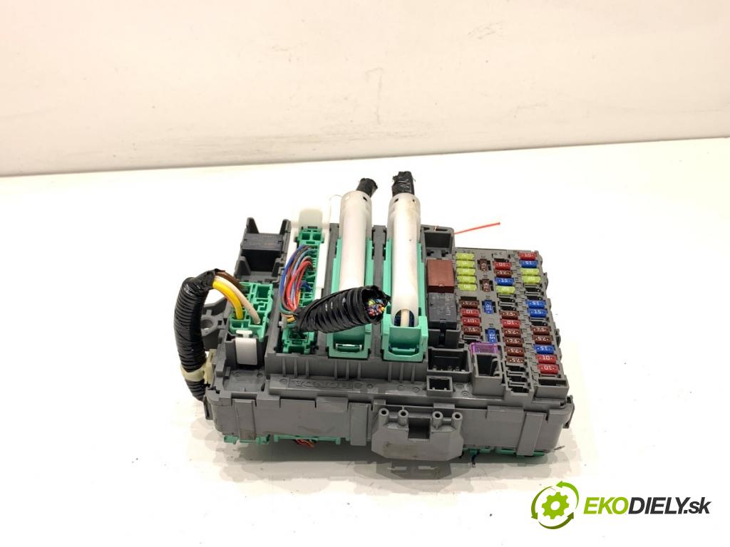 HONDA CIVIC IX liftback 2016 73 kW 1.4 i-VTEC (FK1) 1339 modul BSI TV0-G250 (Pojistková skříňka)