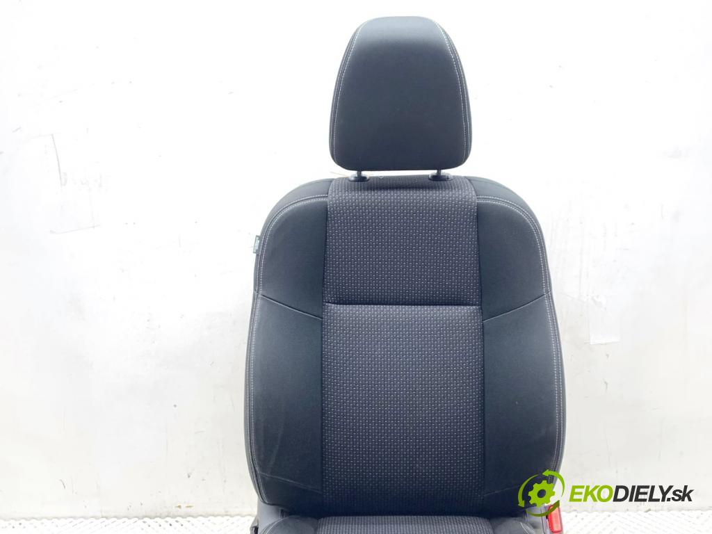 HONDA CIVIC IX liftback 2016 73 kW 1.4 i-VTEC (FK1) 1339 sedadlo pravý přední část