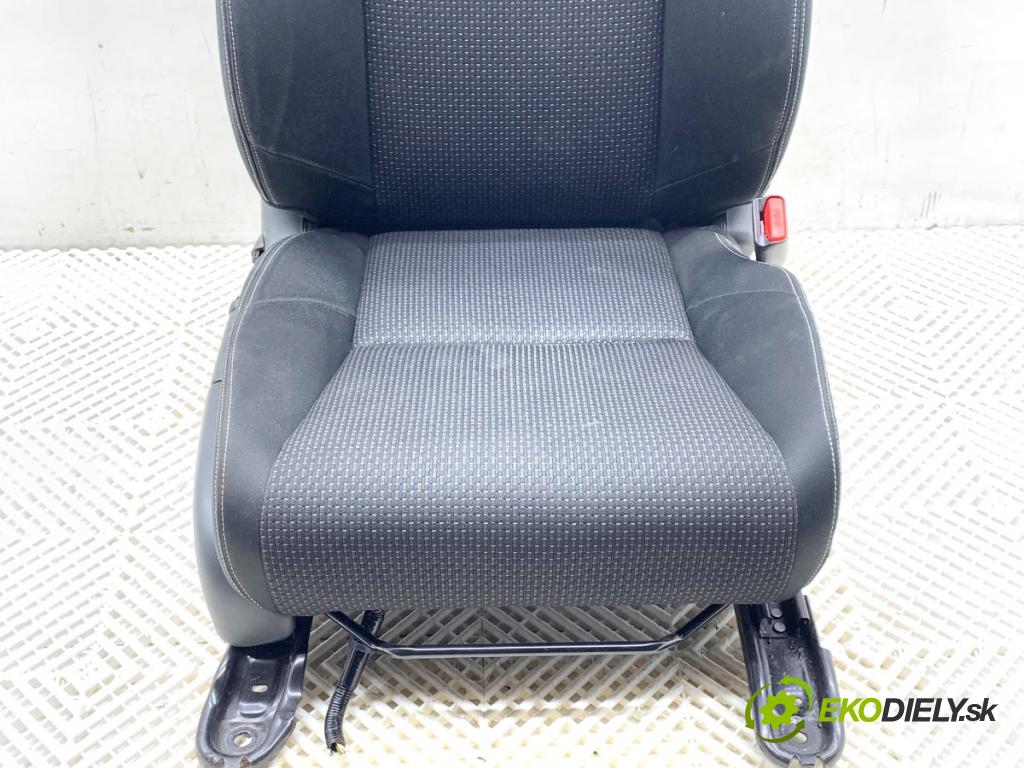 HONDA CIVIC IX liftback 2016 73 kW 1.4 i-VTEC (FK1) 1339 sedadlo pravý přední část