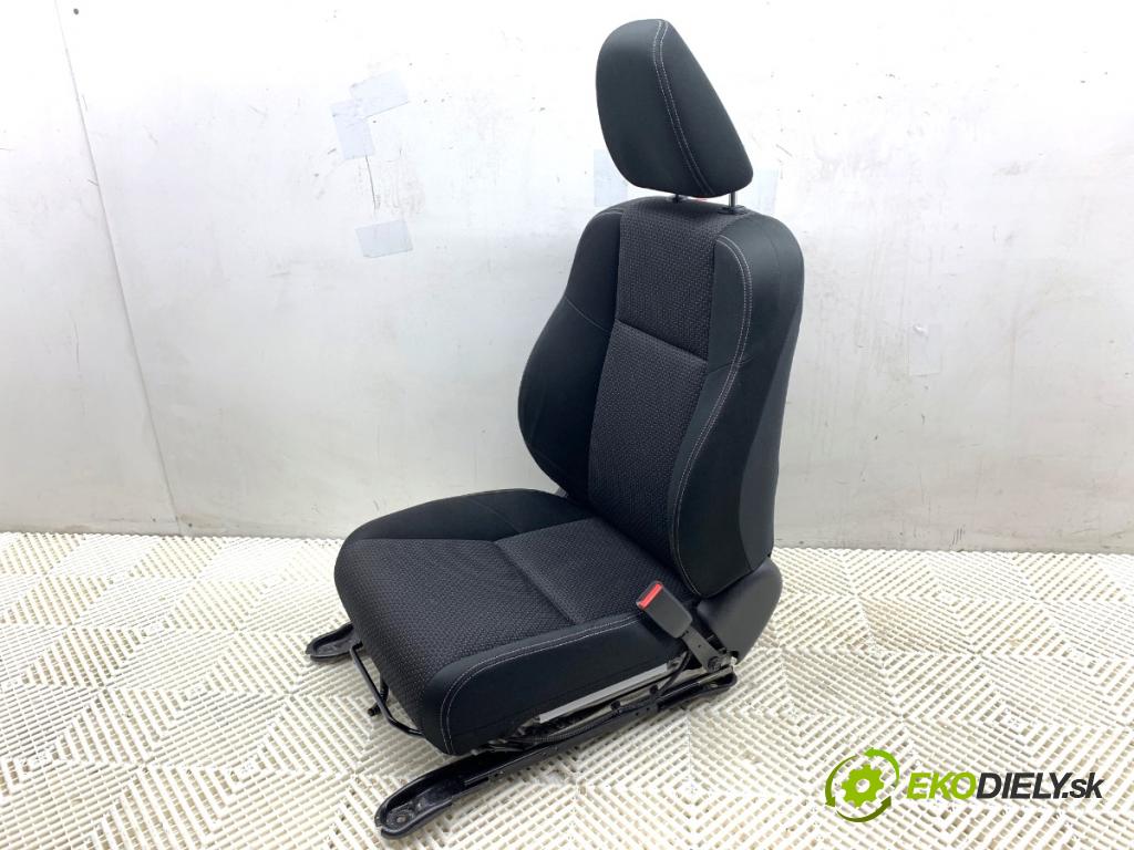 HONDA CIVIC IX liftback 2016 73 kW 1.4 i-VTEC (FK1) 1339 sedadlo pravý přední část