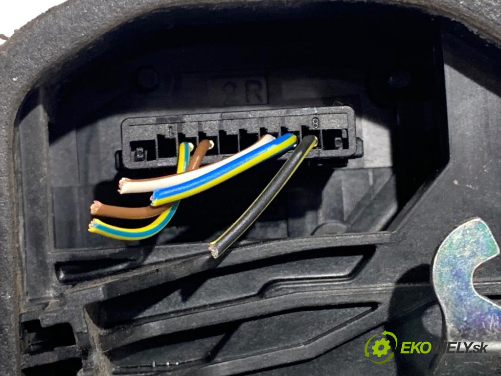 BMW E61 Kombi 2007 120 kW 520 d 1995 zámok dveře pravý přední část 7167074