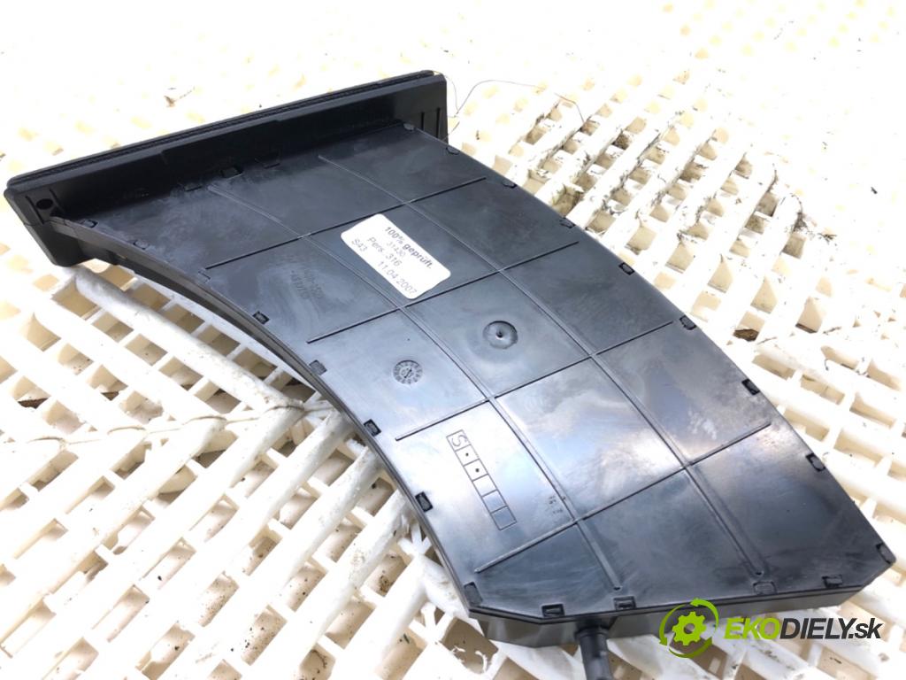 BMW E61 Kombi 2007 120 kW 520 d 1995 držák na nápoje 7034132 (Držák nápojů)