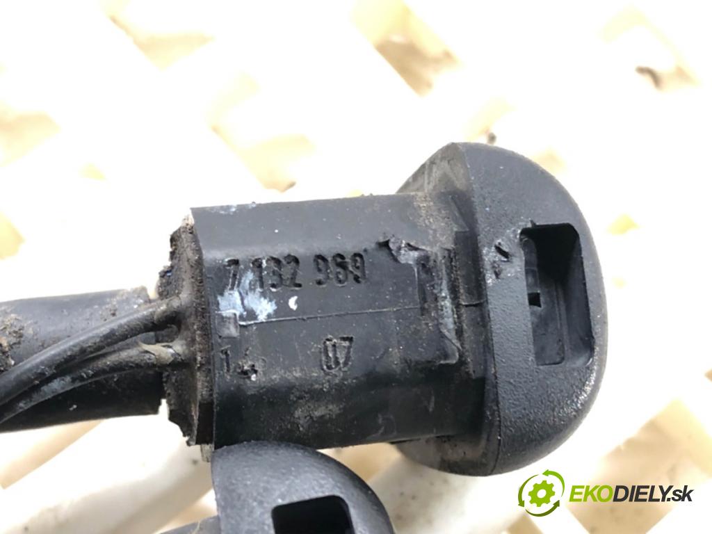 BMW E61 Kombi 2007 120 kW 520 d 1995 ostřikovače ostřikovačů oken 7132969