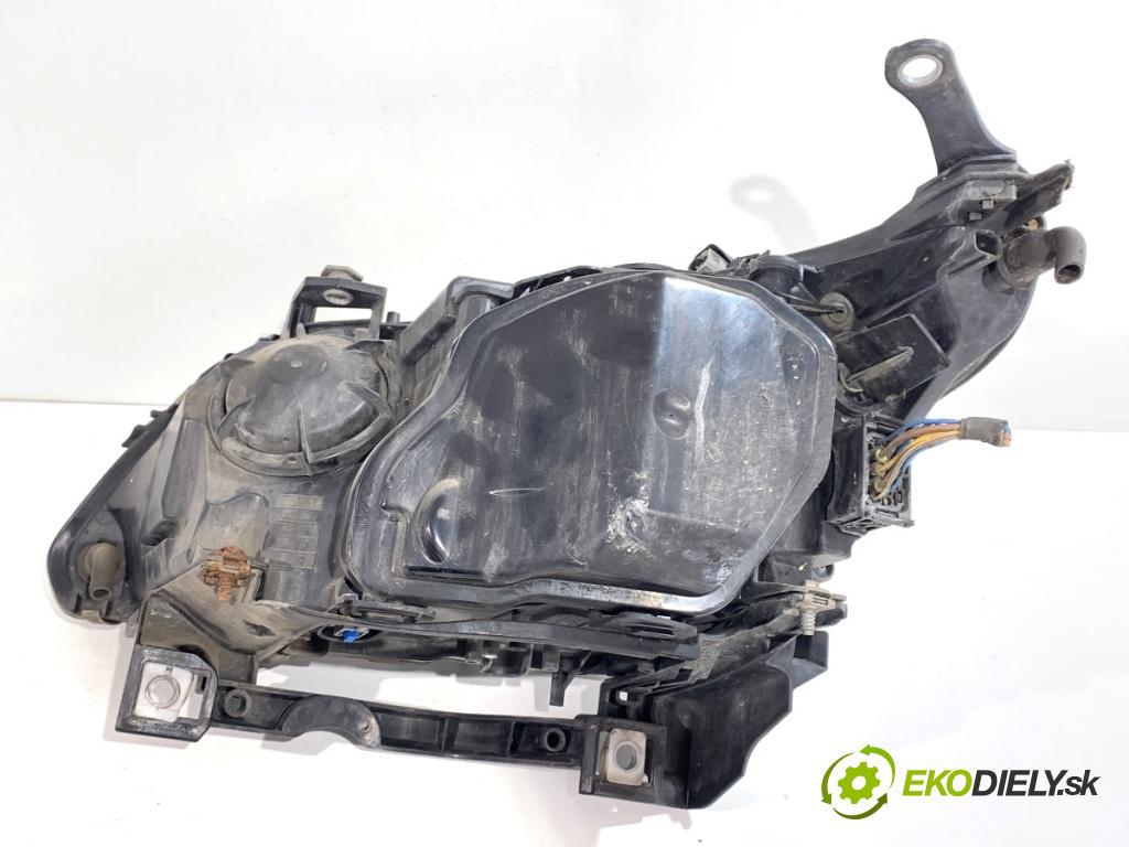 BMW E61 Kombi 2007 120 kW 520 d 1995 Svetlomet pravy predný XENON 7177740