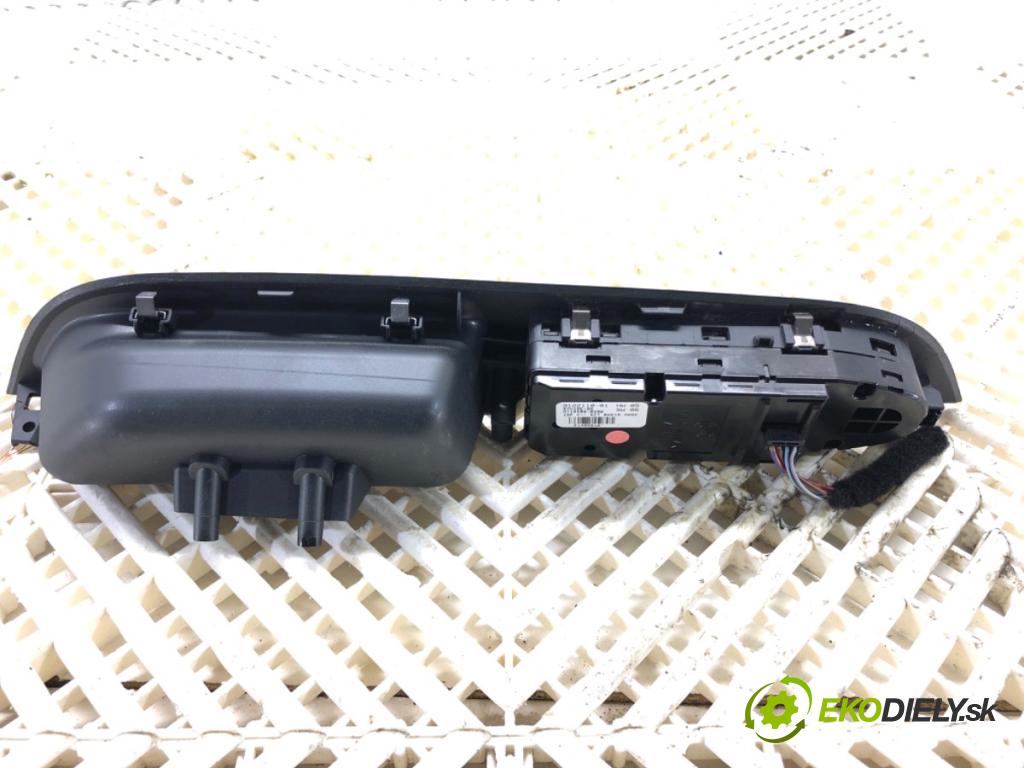 BMW E61 Kombi 2007 120 kW 520 d 1995 Prepínač okien 9122110 (Prepínacie páčky pod volantom)