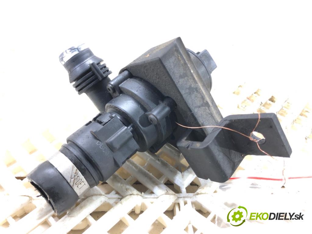 BMW E61 Kombi 2007 120 kW 520 d 1995 DALŠÍ: pumpa vody 6922647 (Vodní pumpa)