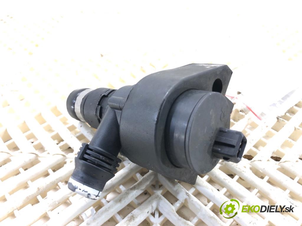 BMW E61 Kombi 2007 120 kW 520 d 1995 DALŠÍ: pumpa vody 6922647 (Vodní pumpa)