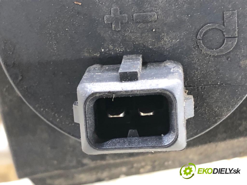 BMW E61 Kombi 2007 120 kW 520 d 1995 DALŠÍ: pumpa vody 6922647 (Vodní pumpa)