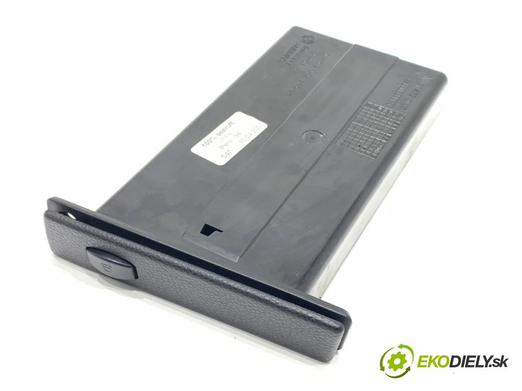 BMW E61 Kombi 2007 120 kW 520 d 1995 držák na nápoje  (Držák nápojů)