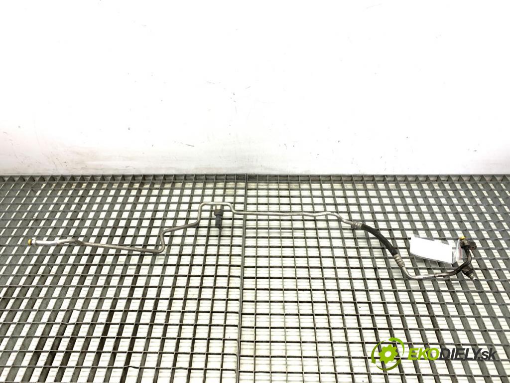 BMW E61 Kombi 2007 120 kW 520 d 1995 rúrka klimatizace  (Trubka klimatizace)