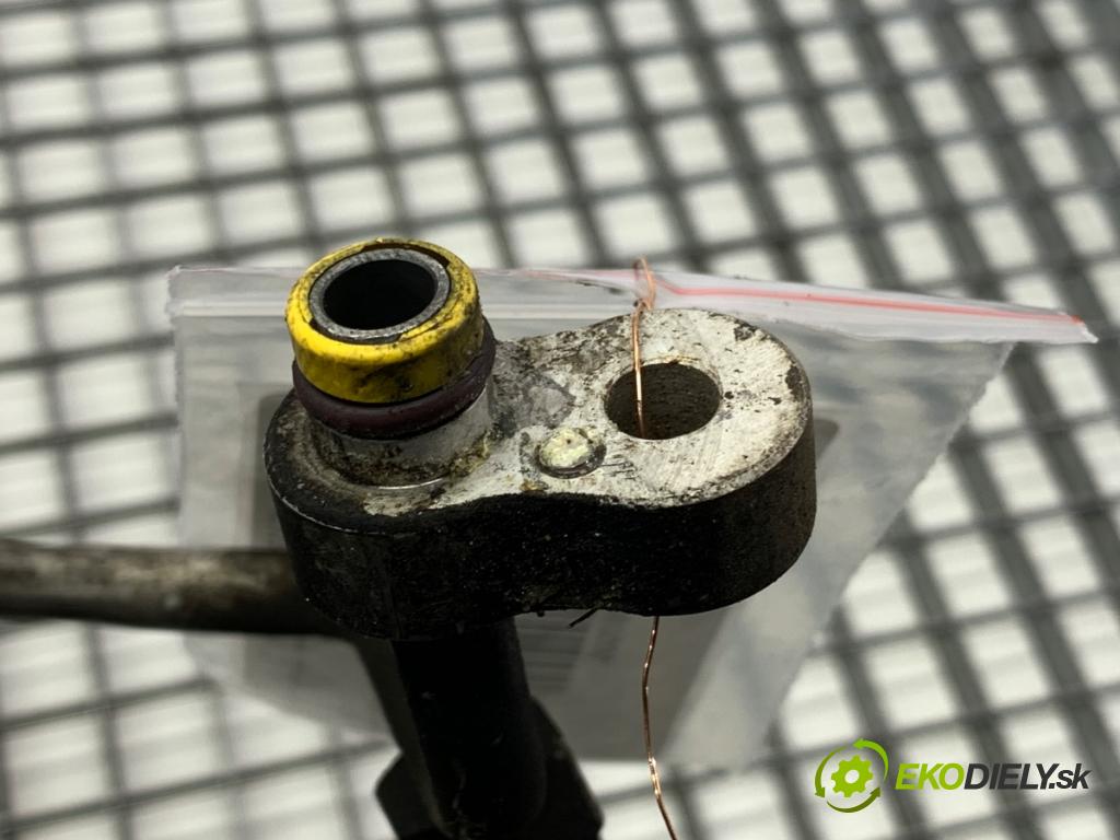 BMW E61 Kombi 2007 120 kW 520 d 1995 rúrka klimatizace  (Trubka klimatizace)