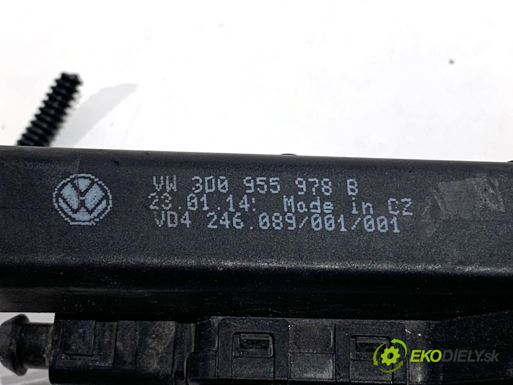 VW PHAETON sedan 2014 176 kW 3.0 V6 TDI 4motion 2967 ostřikovače světla pravý přední část 3D0955978B