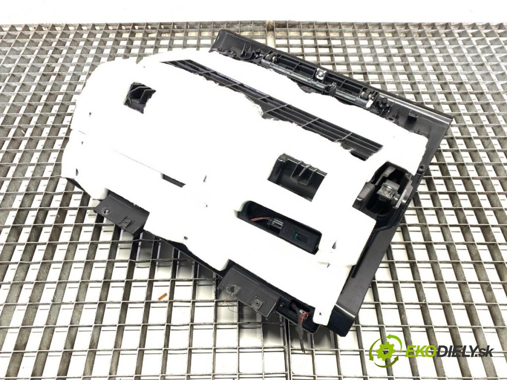 VW PHAETON sedan 2014 176 kW 3.0 V6 TDI 4motion 2967 Priehradka, kastlík spolujazdca  (Priehradka (kastlík))