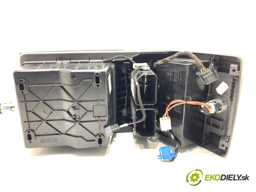 VW PHAETON sedan 2014 176 kW 3.0 V6 TDI 4motion 2967 loketní opěrka 3D0864101BP 3D0858338B (Loketní opěrka)