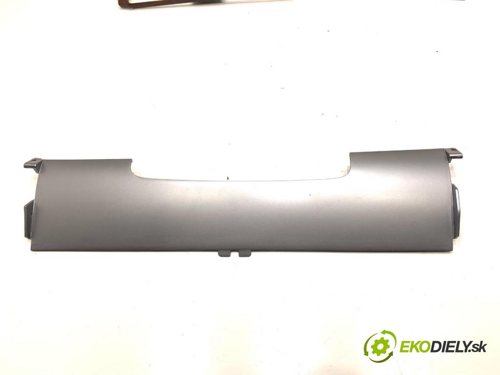 VW PHAETON sedan 2014 176 kW 3.0 V6 TDI 4motion 2967 lišty kryt 3D1858061D (Lišta)