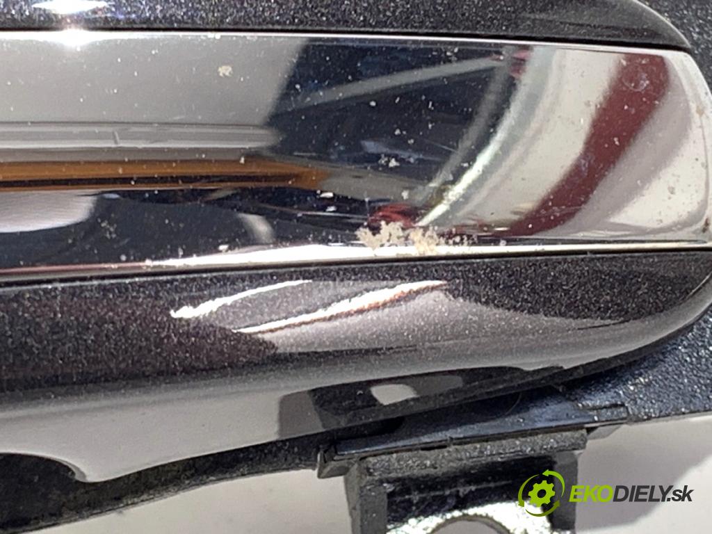 VW PHAETON sedan 2014 176 kW 3.0 V6 TDI 4motion 2967 klika vnejší pravý přední část 3D0837886N