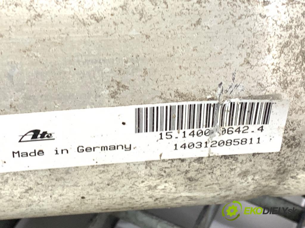 VW PHAETON sedan 2014 176 kW 3.0 V6 TDI 4motion 2967 Tlmič pravy zad 3D0616002N