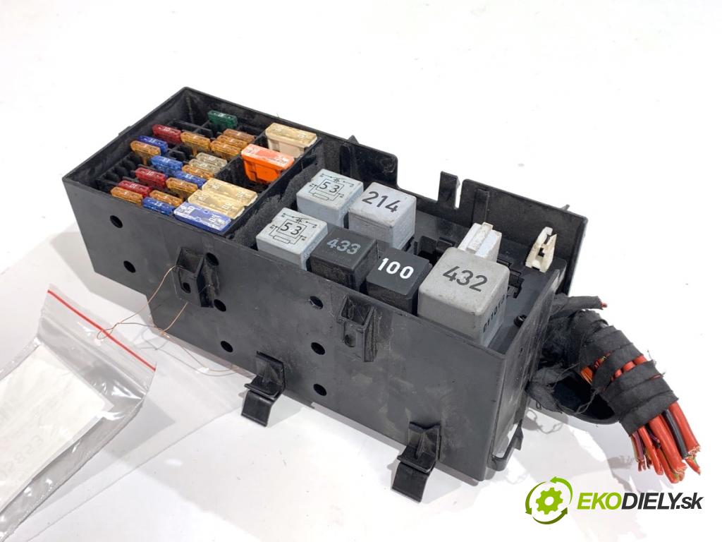 VW PHAETON sedan 2014 176 kW 3.0 V6 TDI 4motion 2967 Skrinka poistková 3D0937499B (Poistková skrinka)