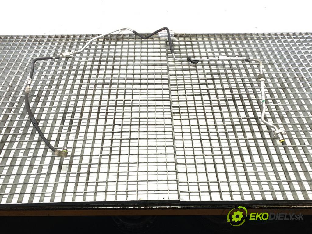 VW PHAETON sedan 2014 176 kW 3.0 V6 TDI 4motion 2967 rúrka klimatizace 3D0260712 (Trubka klimatizace)