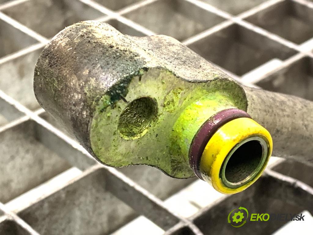 VW PHAETON sedan 2014 176 kW 3.0 V6 TDI 4motion 2967 rúrka klimatizace  (Trubka klimatizace)