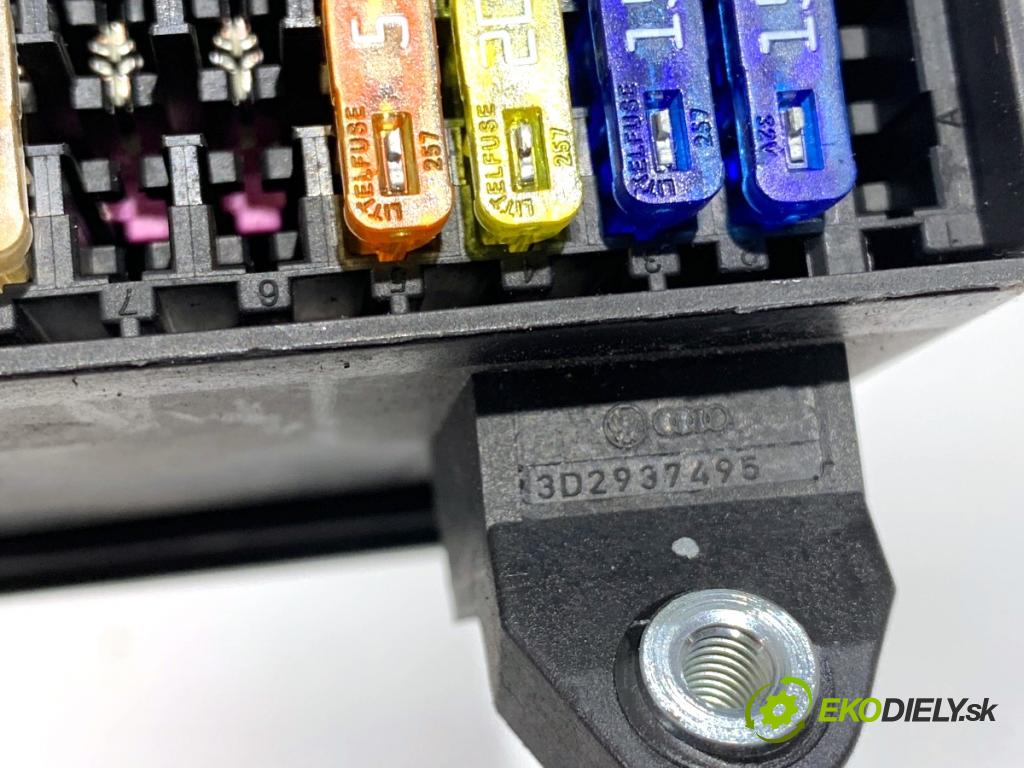 VW PHAETON sedan 2014 176 kW 3.0 V6 TDI 4motion 2967 Skrinka poistková 3D2937495 (Poistková skrinka)