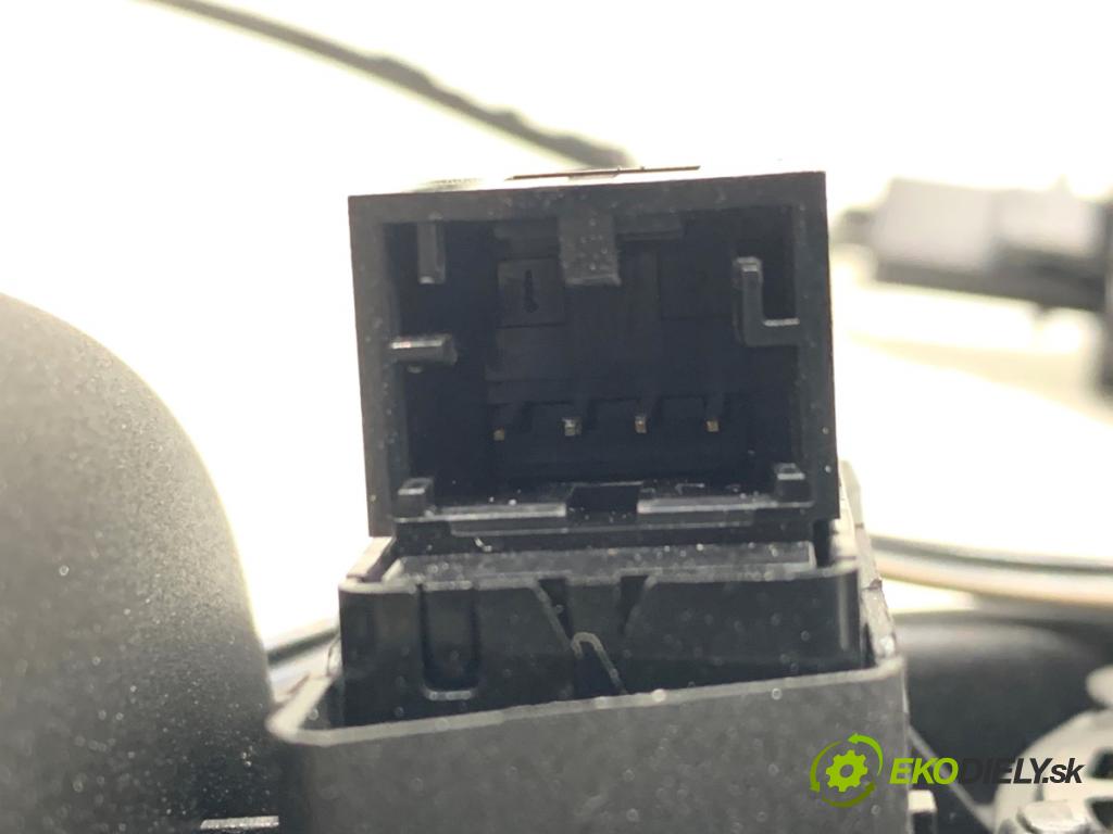 VW PHAETON sedan 2014 176 kW 3.0 V6 TDI 4motion 2967 Clonítka 3D4839113 3D0035411R