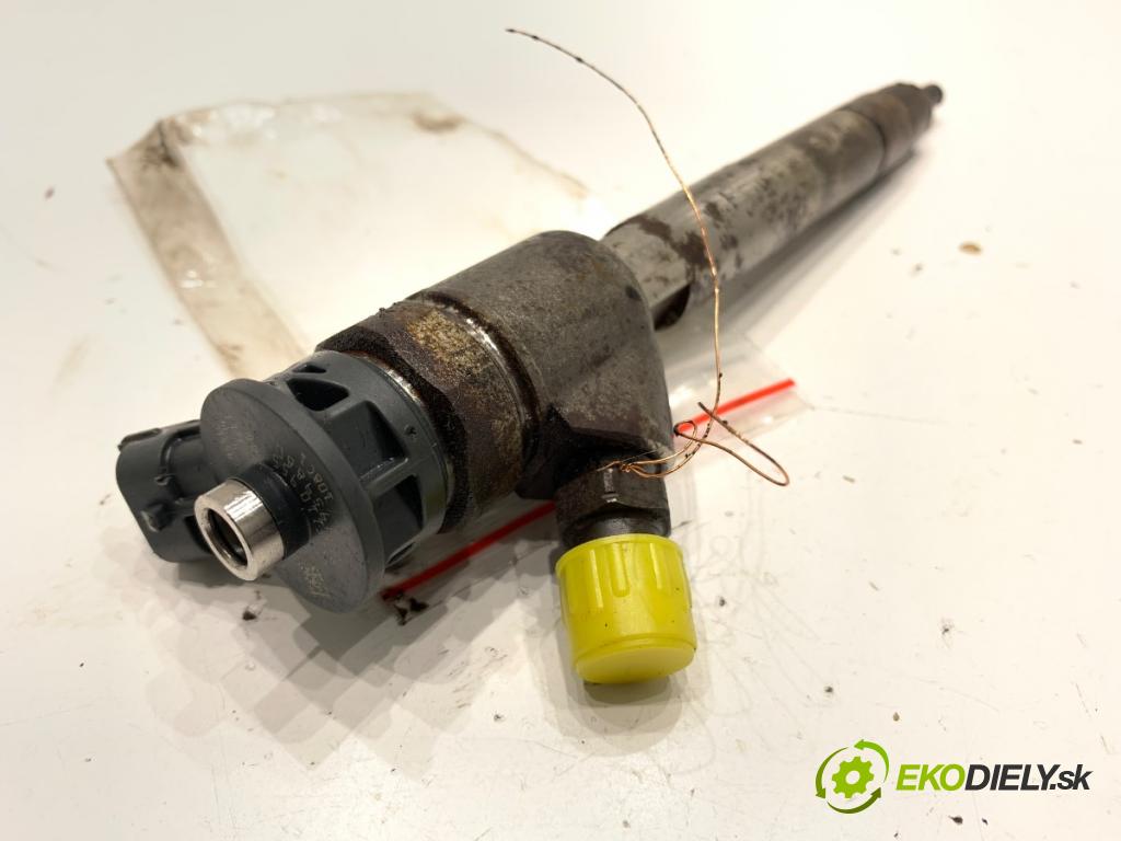 PEUGEOT 508 SW II Kombi 2019 96 kW 1.5 BlueHDi 130 1499 vstrekovač 9828959880 (Vstrekovač paliva)