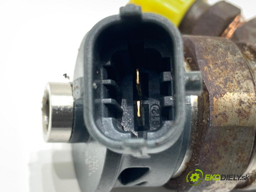 PEUGEOT 508 SW II Kombi 2019 96 kW 1.5 BlueHDi 130 1499 vstrekovač 9828959880 (Vstrekovač paliva)