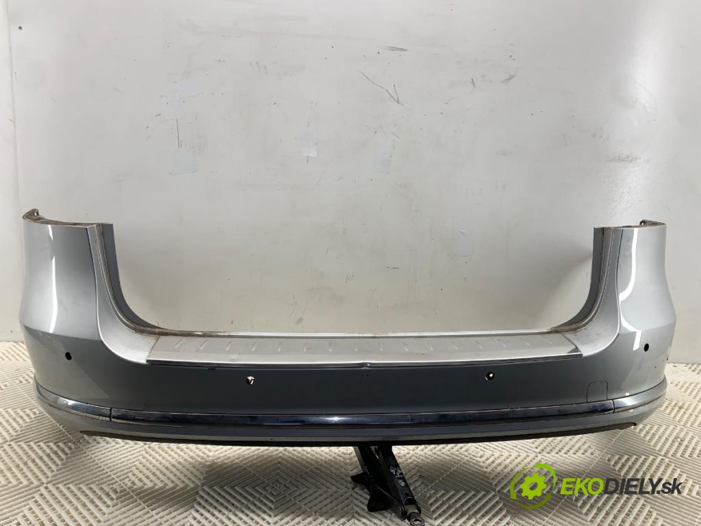 VW PASSAT B7 Kombi 2012 103 kW 2.0 TDI 1968 nárazník zadní část LA7W (Klika dveří ostatní)