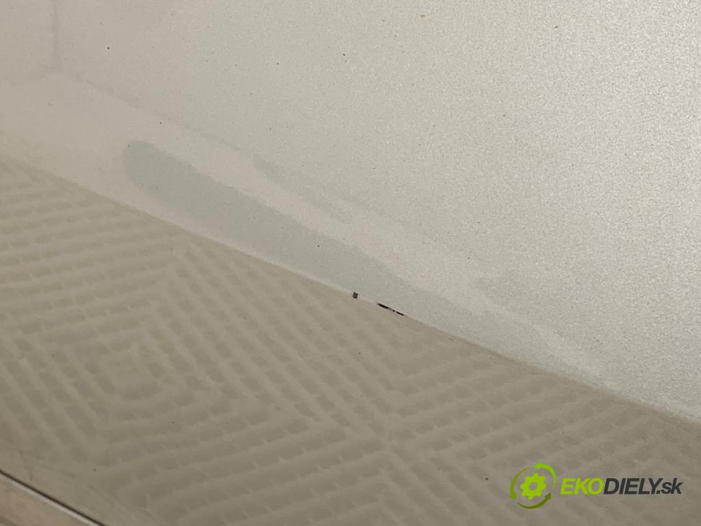 VW PASSAT B7 Kombi 2012 103 kW 2.0 TDI 1968 nárazník zadní část LA7W (Klika dveří ostatní)
