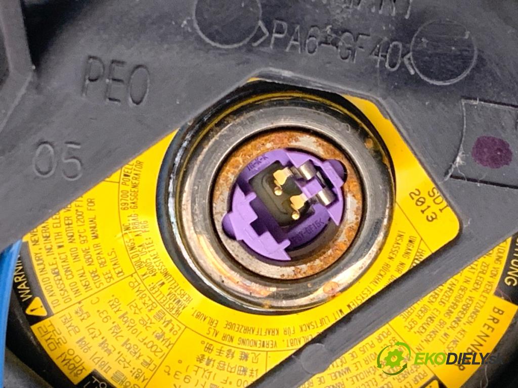 VW PASSAT B7 Kombi 2012 103 kW 2.0 TDI 1968 AirBag volantu 3C8880201AA (Airbag)