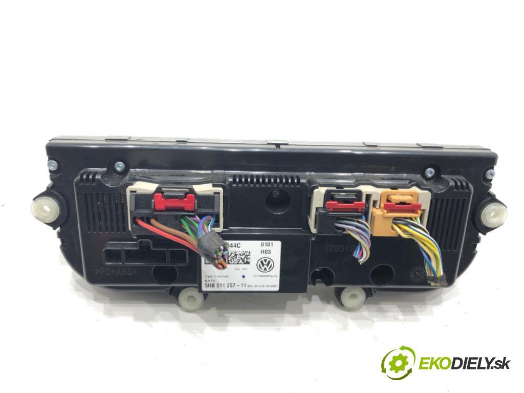 VW PASSAT B7 Kombi 2012 103 kW 2.0 TDI 1968 Panel ovládania kúrenia 3AA907044C (Prepínacie páčky pod volantom)