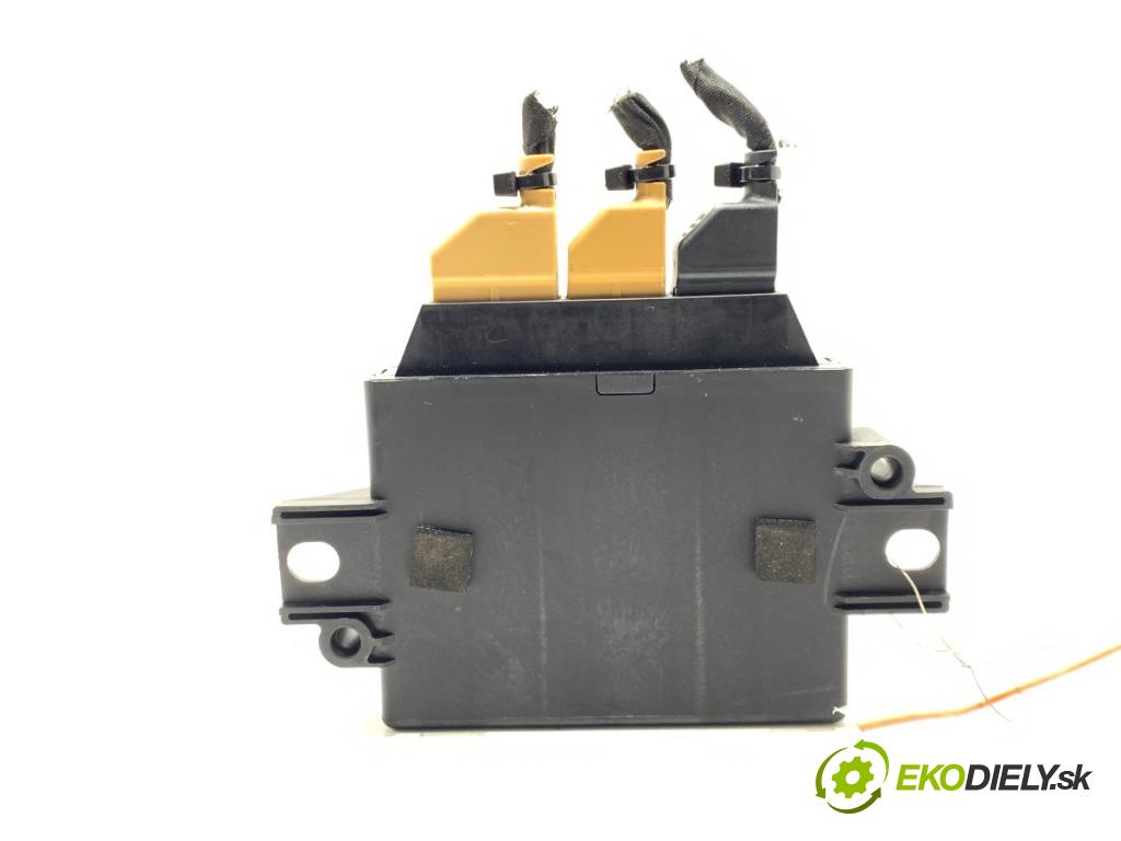 VW PASSAT B7 Kombi 2012 103 kW 2.0 TDI 1968 Modul PDC 3AE919475B (Riadiaca jednotka ostatné)