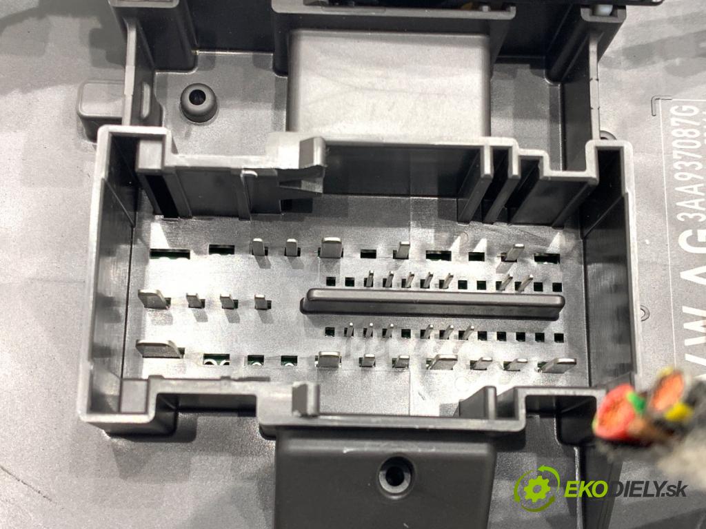 VW PASSAT B7 Kombi 2012 103 kW 2.0 TDI 1968 Modul komfortu 3AA937087G (Modul komfortu)