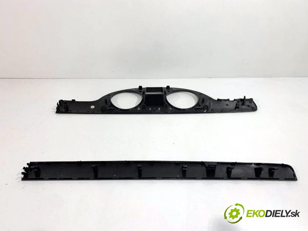 VW PASSAT B7 Kombi 2012 103 kW 2.0 TDI 1968 lišty kryt 3AB858366D (Lišta)