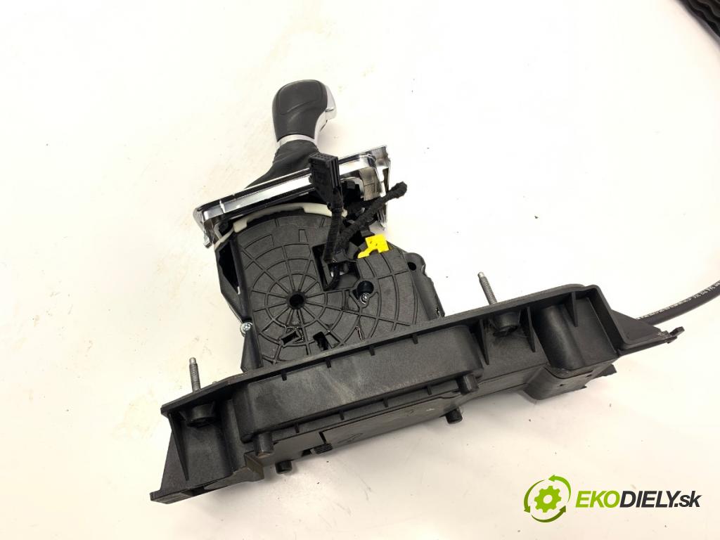 VW PASSAT B7 Kombi 2012 103 kW 2.0 TDI 1968 Kulisa 3AB713023A 3AB713203E (Rýchlostná páka (kulisa))