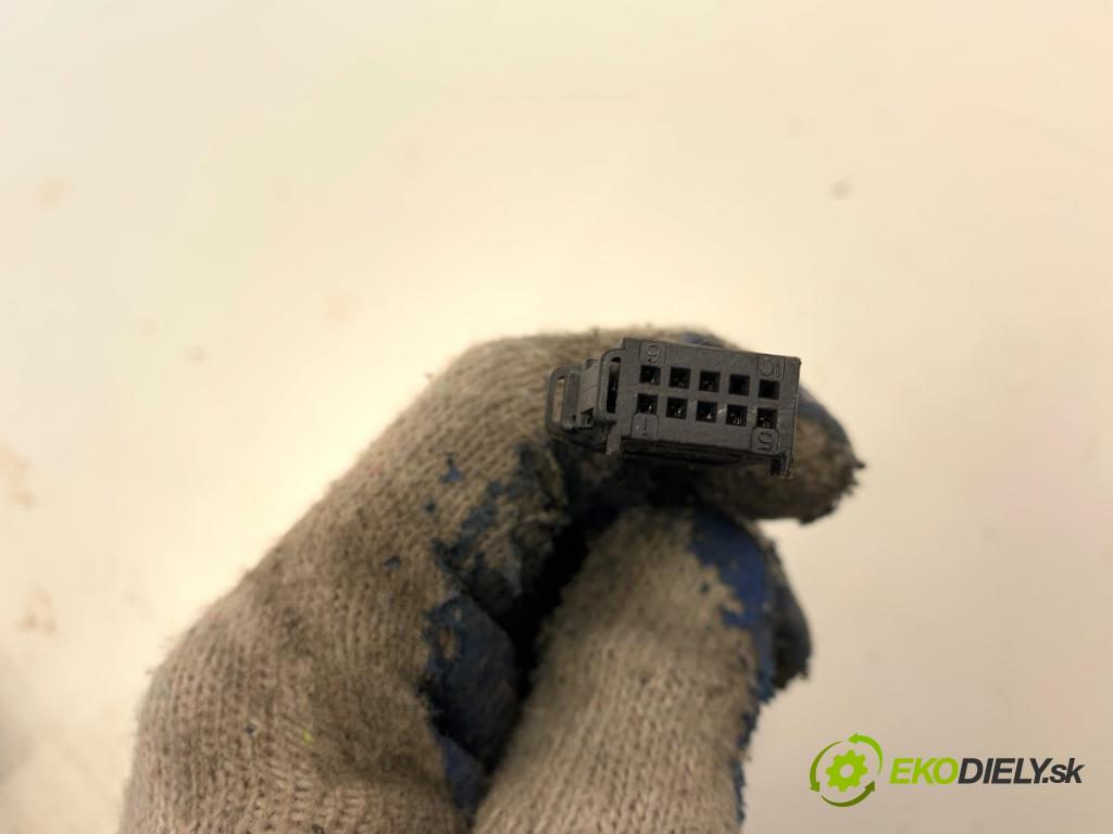 VW PASSAT B7 Kombi 2012 103 kW 2.0 TDI 1968 Kulisa 3AB713023A 3AB713203E (Rýchlostná páka (kulisa))