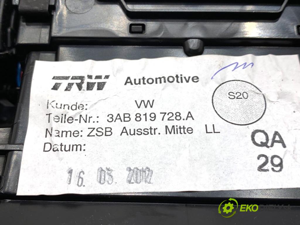 VW PASSAT B7 Kombi 2012 103 kW 2.0 TDI 1968 mří topení přední část 3AB819728A