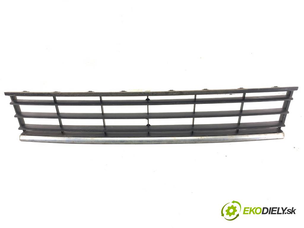 VW PASSAT B7 Kombi 2012 103 kW 2.0 TDI 1968 mří nárazníka přední část 3AA853677 (Přední mřížka (maska chladiče))