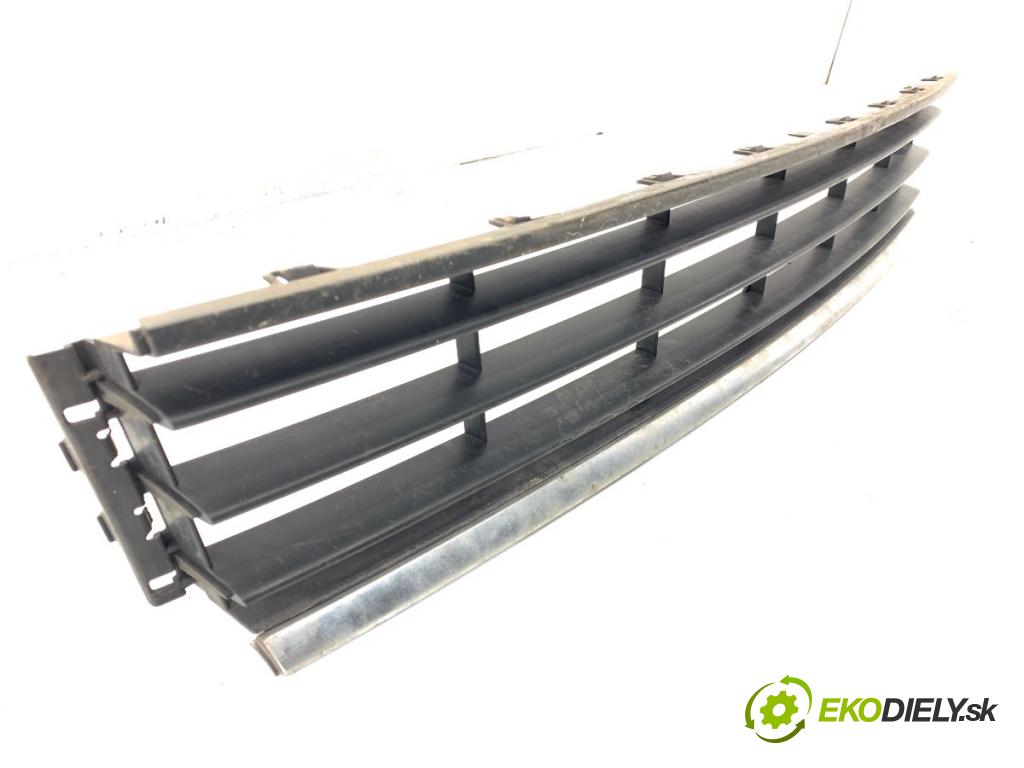 VW PASSAT B7 Kombi 2012 103 kW 2.0 TDI 1968 Mriežky nárazníka predný 3AA853677 (Mriežka predná (maska chladiča))