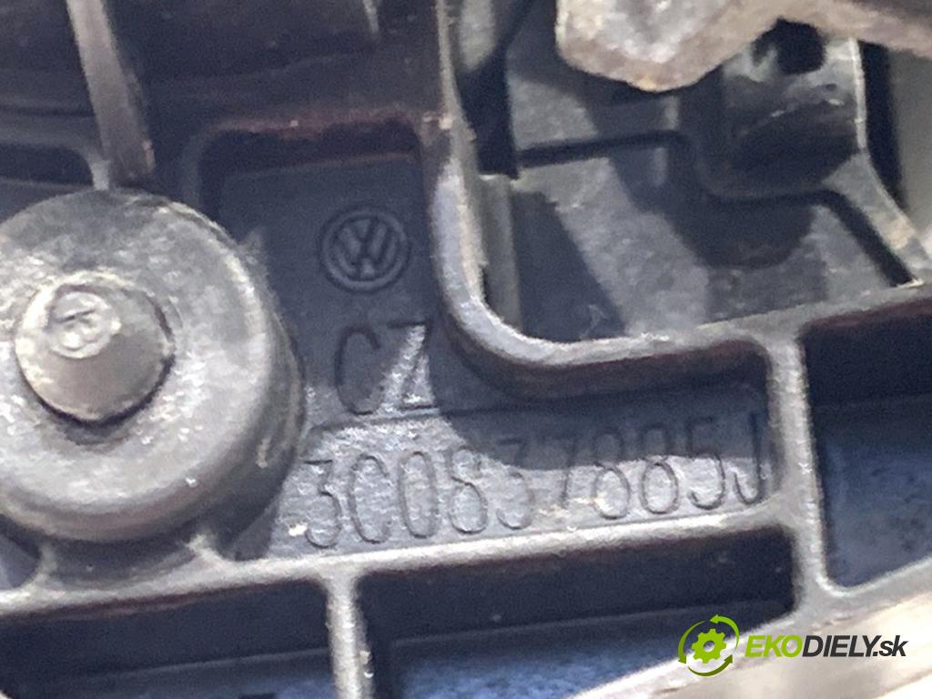 VW PASSAT B7 Kombi 2012 103 kW 2.0 TDI 1968 klika vnejší levý zadní část