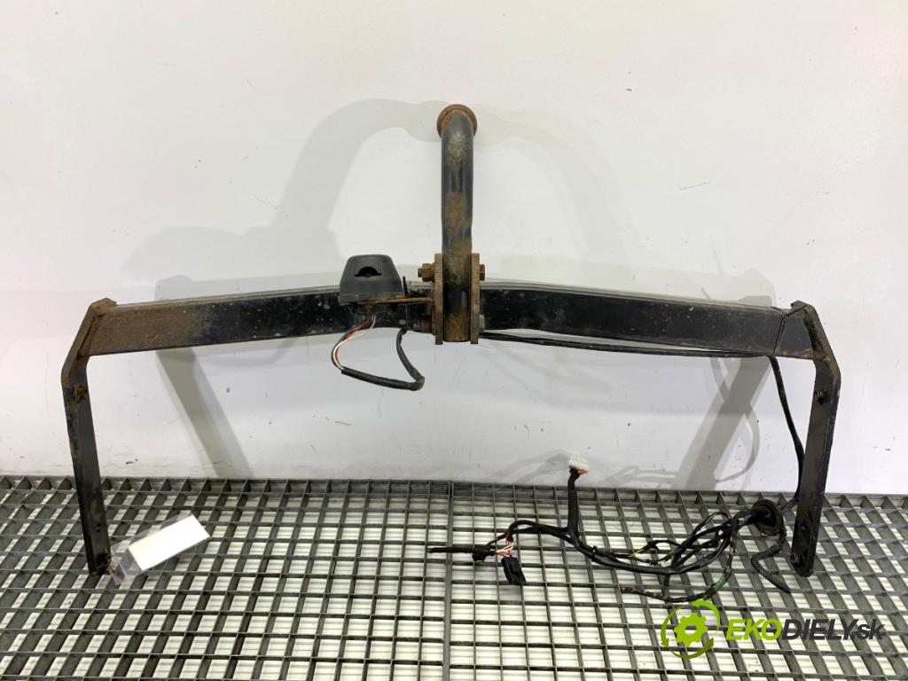 VW PASSAT B7 Kombi 2012 103 kW 2.0 TDI 1968 Hák tažné zařízení  (Tažné zařízení)