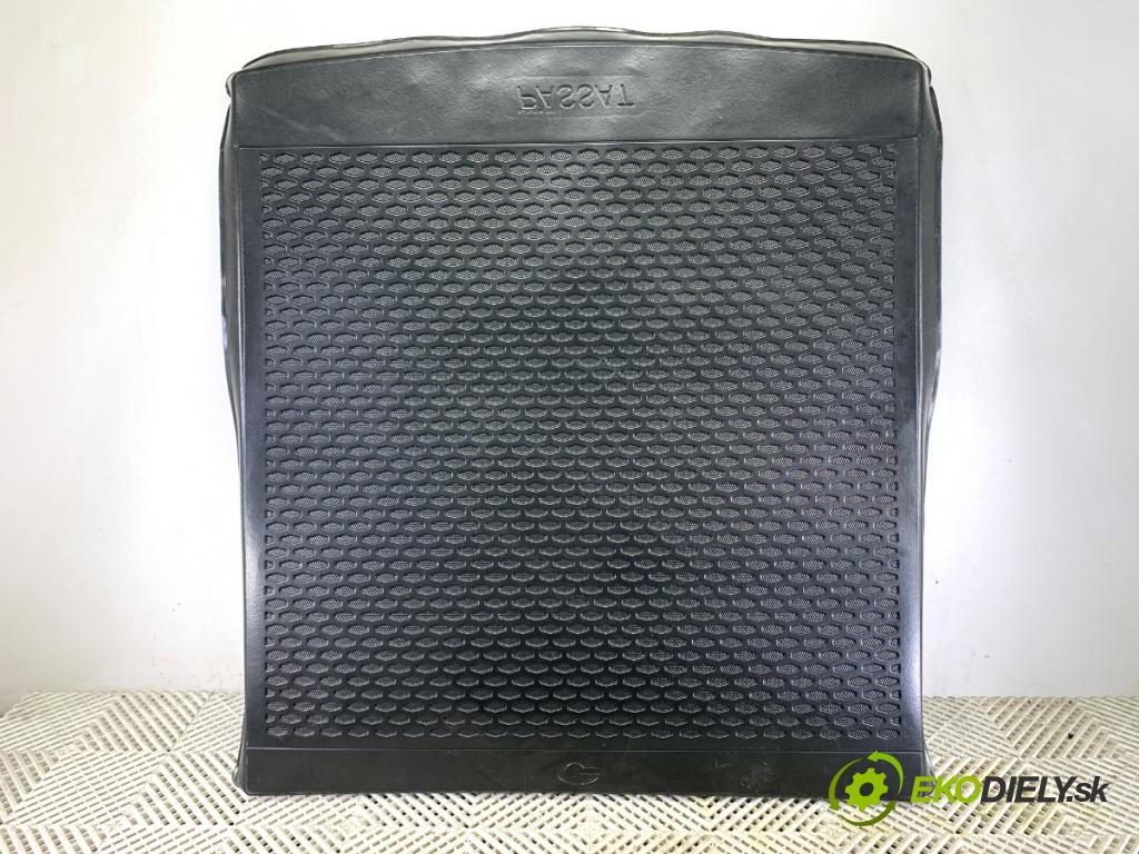 VW PASSAT B7 Kombi 2012 103 kW 2.0 TDI 1968 KRYTINA: kufra pryžová